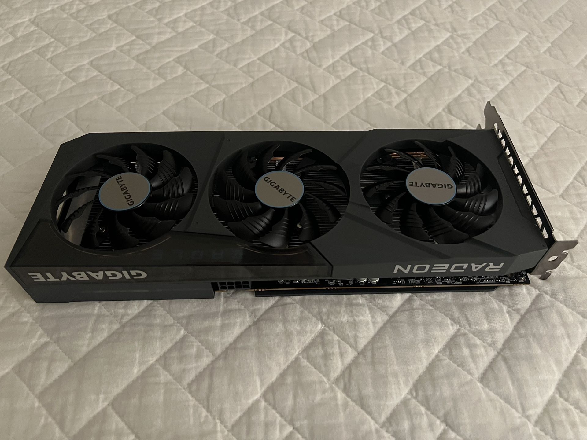 RX 6600 Gigabite