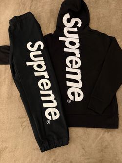 Supreme set Size M and L