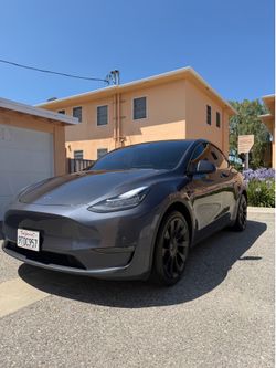 2022 Tesla Model Y Long Range All-Wheel Drive