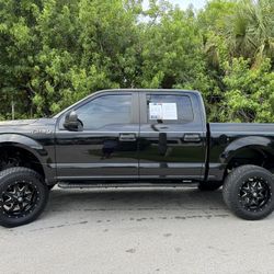 2019 FORD F-150 *ONLY 93,000 MILES*CLEAN CARFAX*FINANCING*WARRANTY*  *ONLY 93,000 MILES  2 OWNER  BLACK PREMIUM LEATHER INTERIOR  LIKE NEW CONDITION  