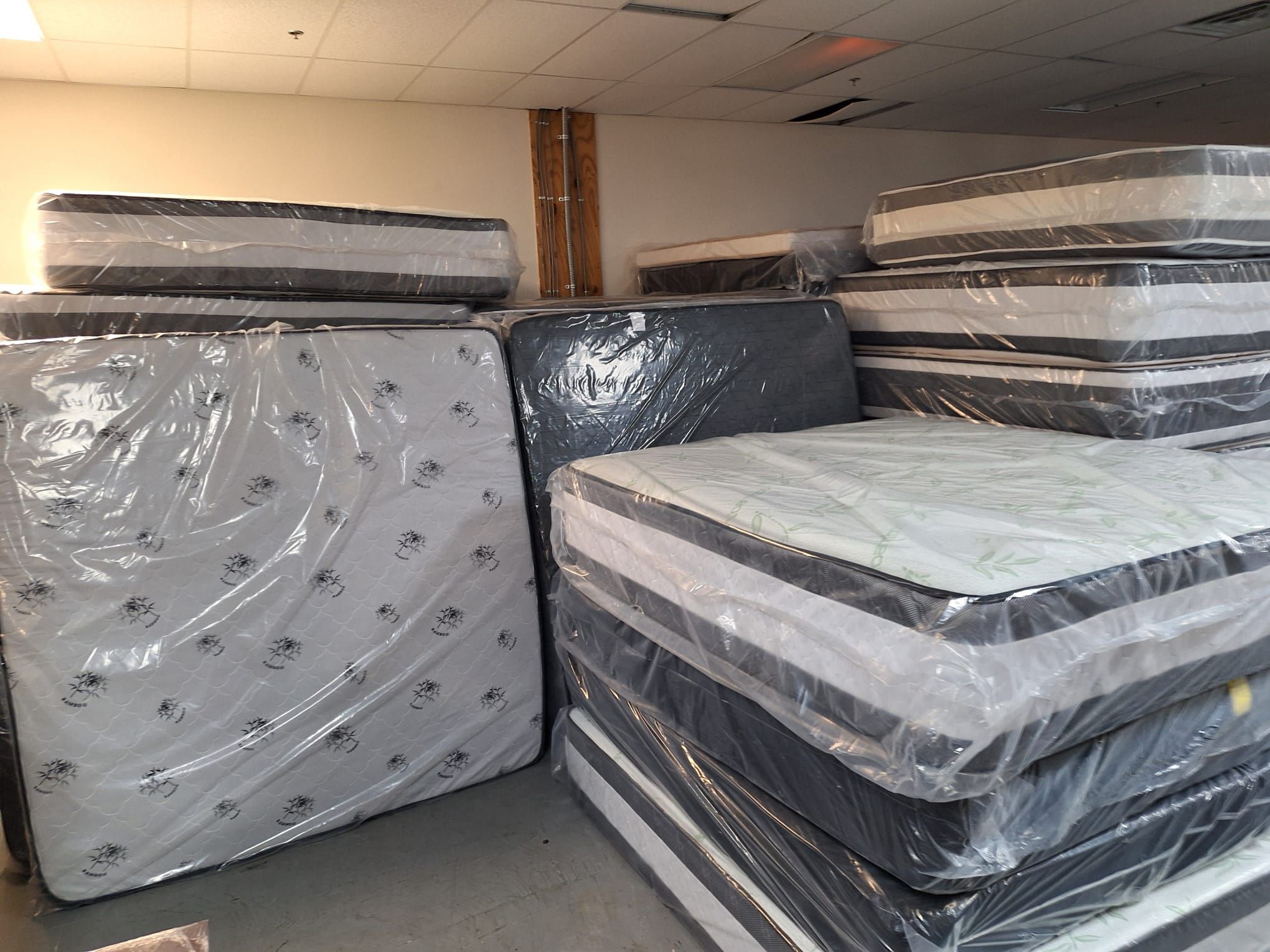 Queen Double Pillow Top Firm Two-Sided Mattress Fast Delivery Factory Direct Prices