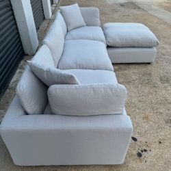BRAND NEW 4PC Modular Cloud Couch Sectional Sofa (DELIVERY AVAILABLE)
