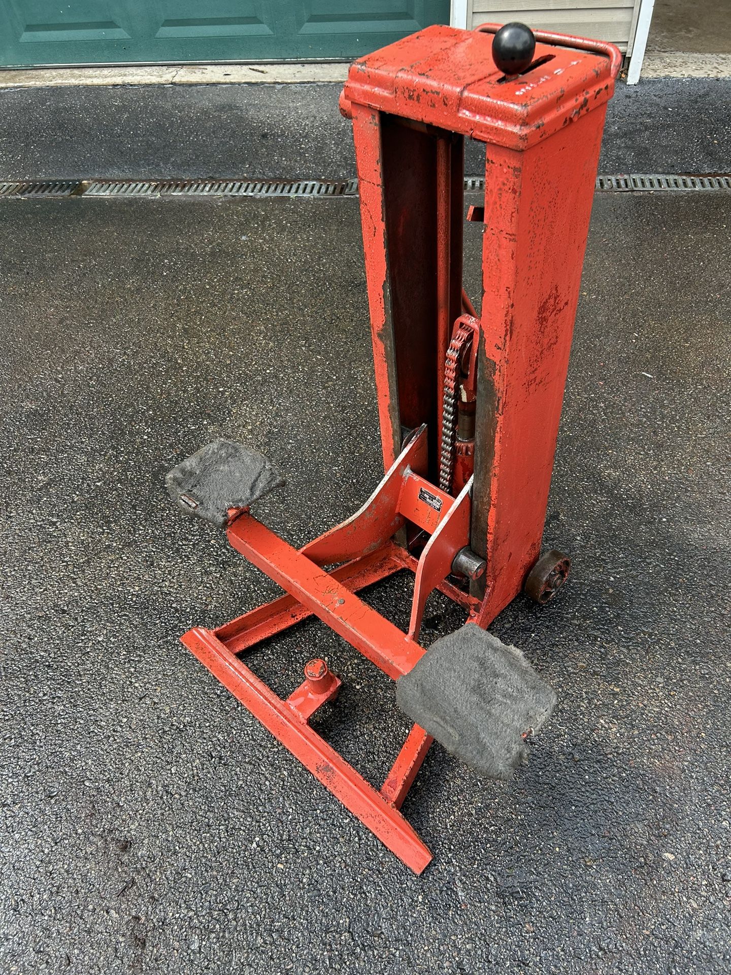 Vintage Blackhawk 1.5 Ton Automotive Jack