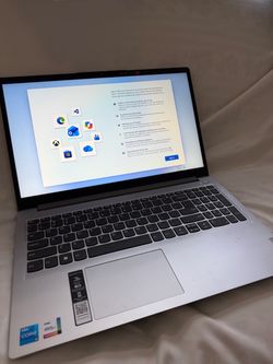 Lenovo Laptop Intel Core i5 Iris Xe Graphics