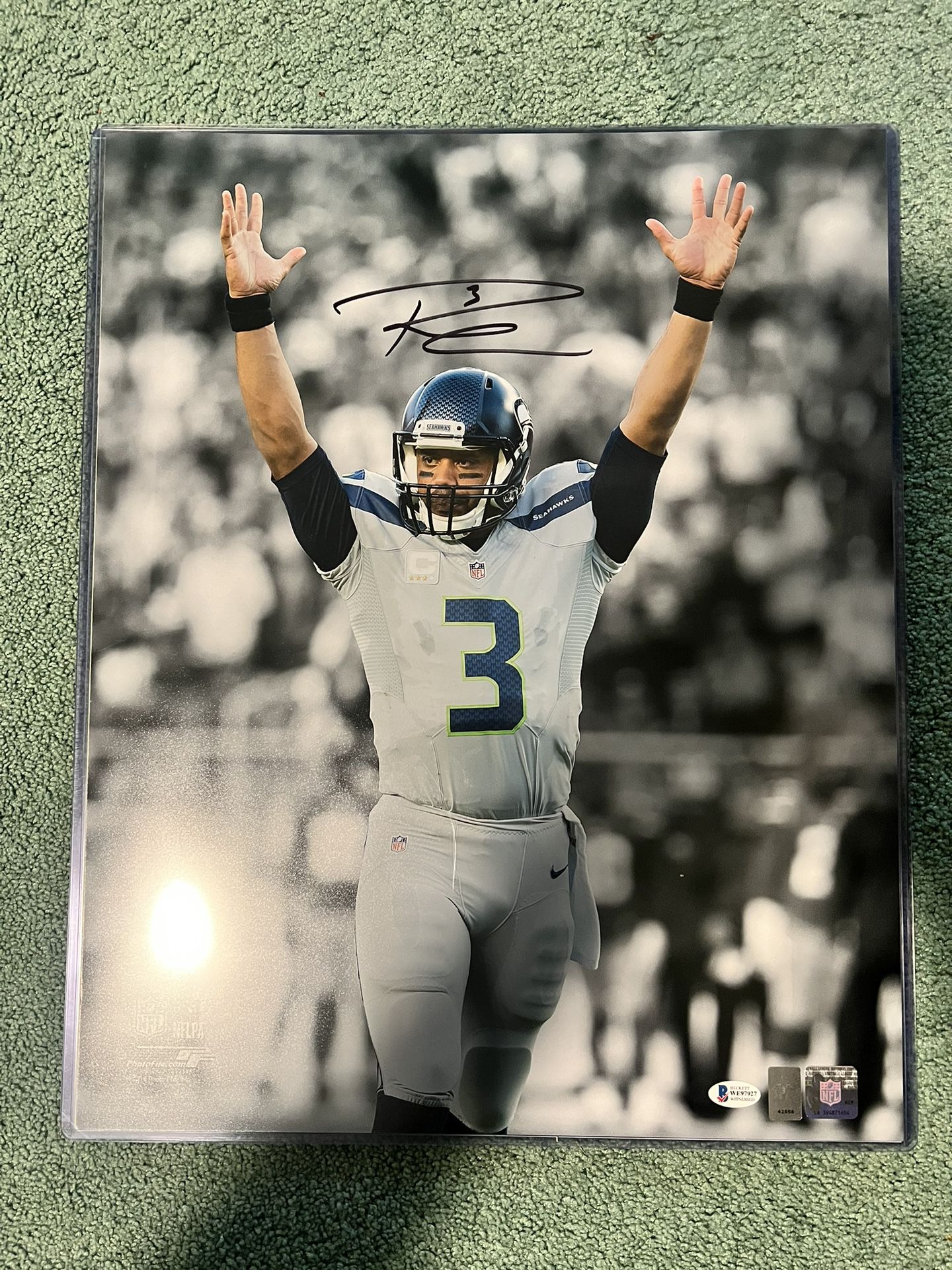 Russell Wilson Autographed 16x20 Photo 