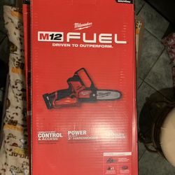 M12 Fuel Hatchet 6 Pruning Saw