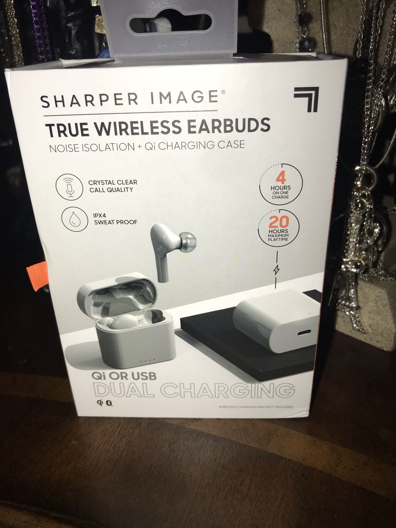 New Sharper Image TRUE WIRELESS EARBUDS White 20 hrs Booming Bass