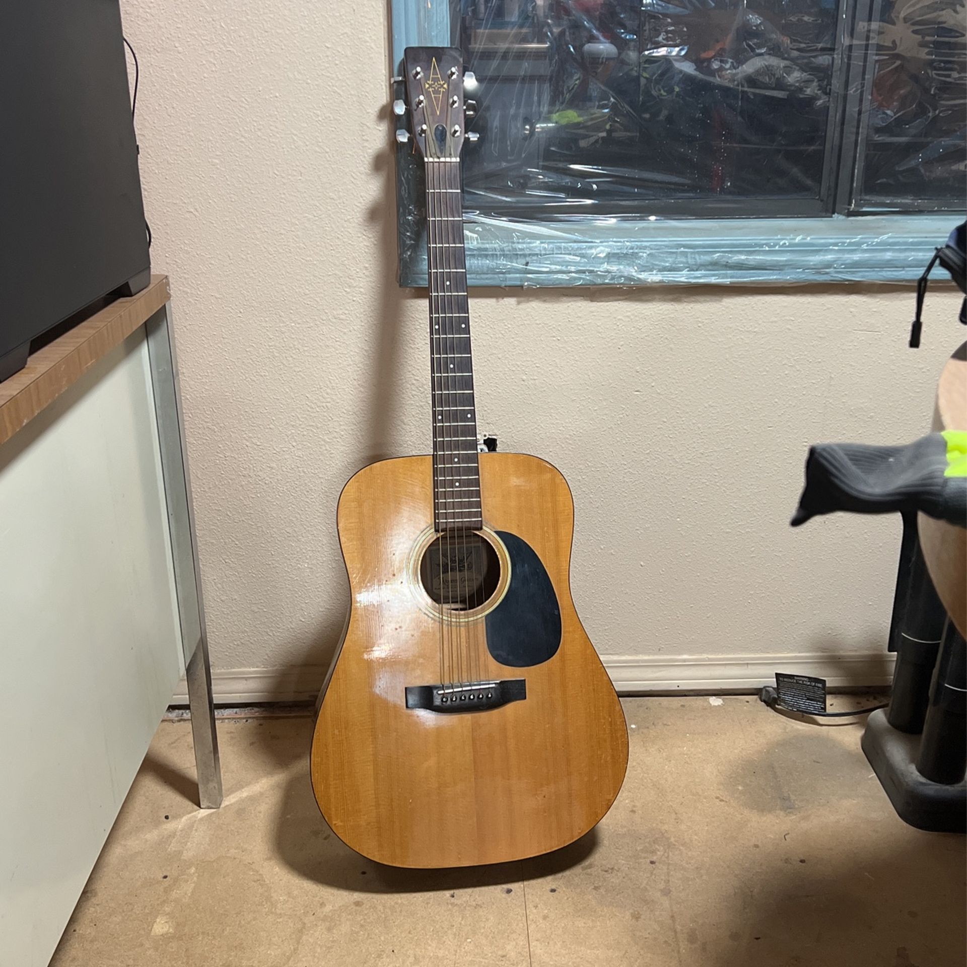 Alvarez Acoustic Guitar