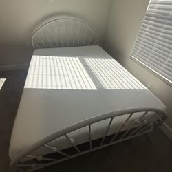 White Metal Queen Bed Frame And Mattress 