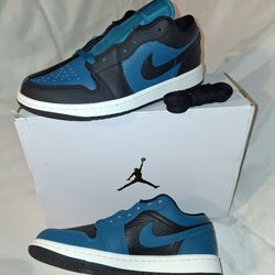 WMNS Air Jordan 1 Low SE Size 6.5 Bright Spruce/Black-Sail DR0502 300