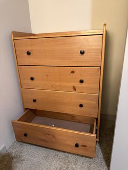 Solid Wood 4-Drawer Dresser – $60 🪵