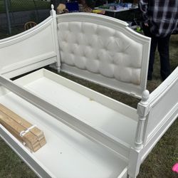 Bed Frame Twin size day Bed W/ 1 Mattress Included 