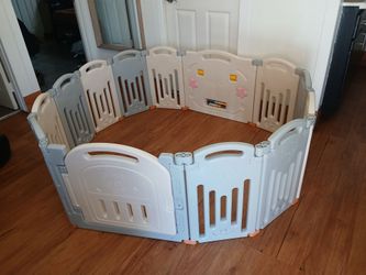 Baby playpen