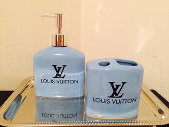 Fashion soap dispenser and toothbrush holder for Sale in Waterbury, CT -  OfferUp