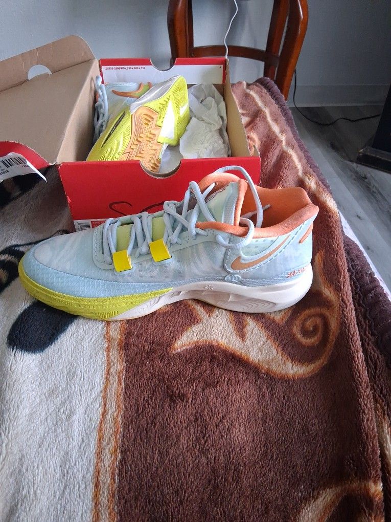 Nike Shoes 9.5