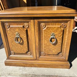 1970s Vintage Accent table/ End Table/ Night Stand/ Bar cabinet