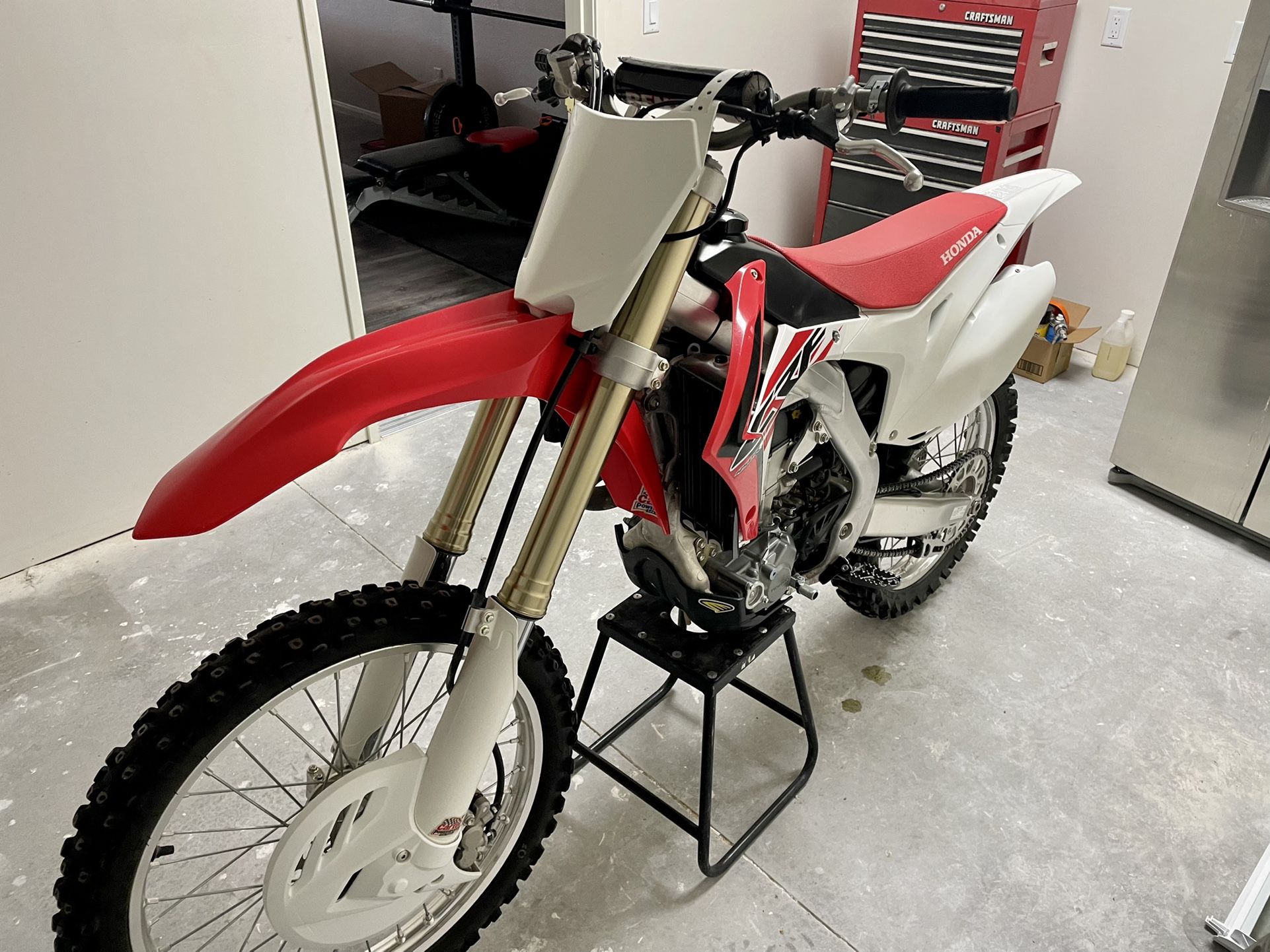 2016 Honda CRF450R Stock Dirt Bike