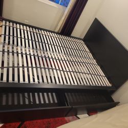 Ikea Bed (MALM) w/4 Storage Drawers