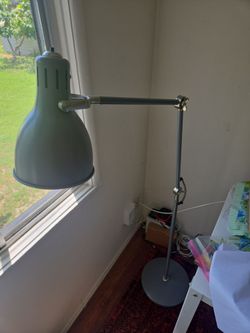Floor lamp