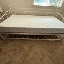 Twin Daybed with Trundle