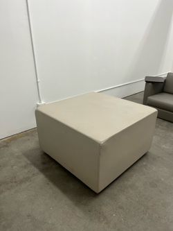 Moving out sale ottoman and chair