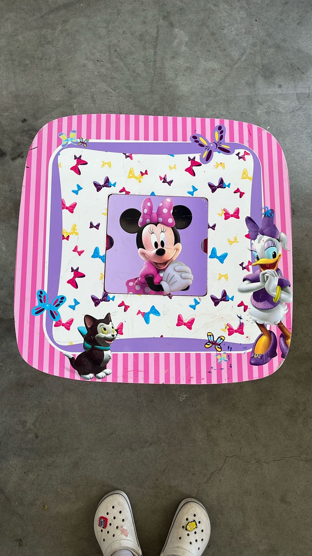 Small Minnie Mouse Table