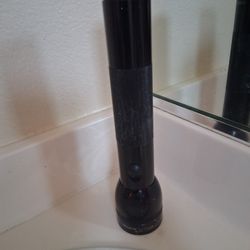 Vintage Mag-Lite Heavy-Duty 2-Cell D Black Flashlight