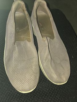 Women shoes size  9