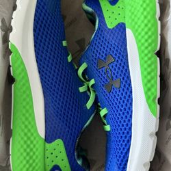 New. Youth Kids Size 2.5 Under Armour Seahawks Shoes 