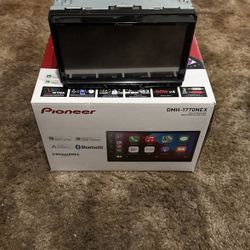 Pioneer DMH-1770NEX stereo 