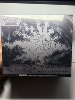 Pokémon Center Mega Evolution Pitch Black Elite Trainer Box