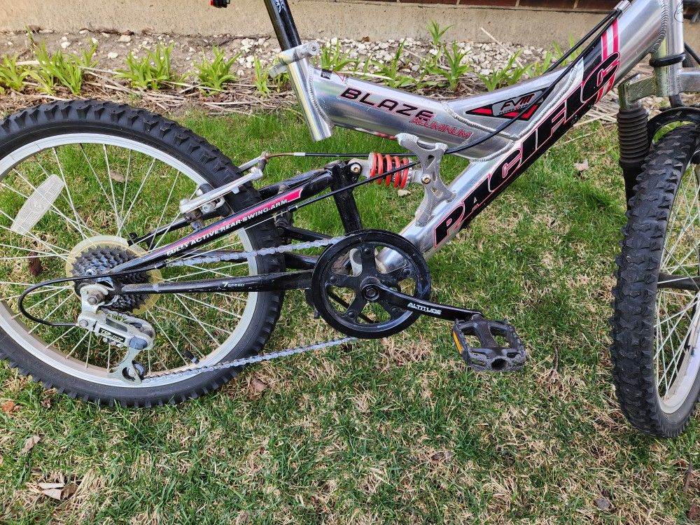 Pacific yx 8500 mountain bike hotsell