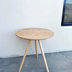 Storage Table Thickened Small Round Table Wooden Triangle Table Three Colors Coffee Shop Hotel Restaurant Negotiating Table Easy to Install