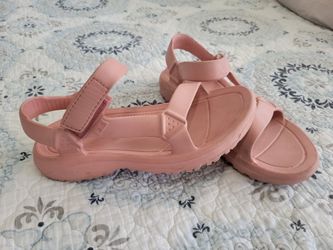 TEVA WOMANS/GIRLS