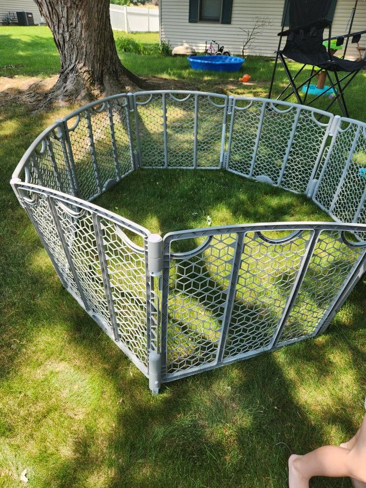 Evenflow Play Pen