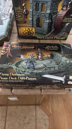 Pirates of the Caribbean Flying Dutchman pirate deck duel playset