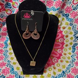 Paparazzi Necklace and Earring Set