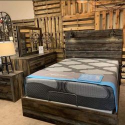 New Queen Size 4pc Bedroom Set With Dresser Mirror Nightstand Without Mattress Free Delivery 