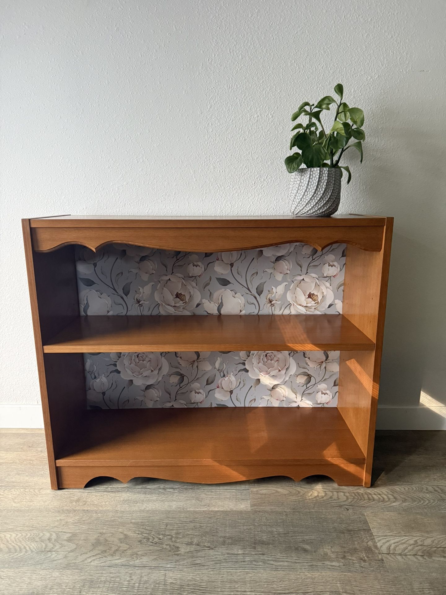 IDYLLIC bookshelf - one adjustable shelf - storage - delivery available