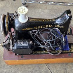 Working Antique Singer Sewing Machine