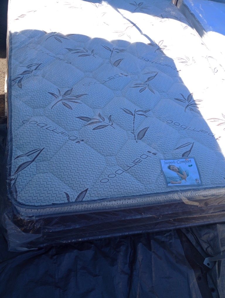 Brand New Queen Size Pillowtop Mattress Included Box Spring Free Delivery