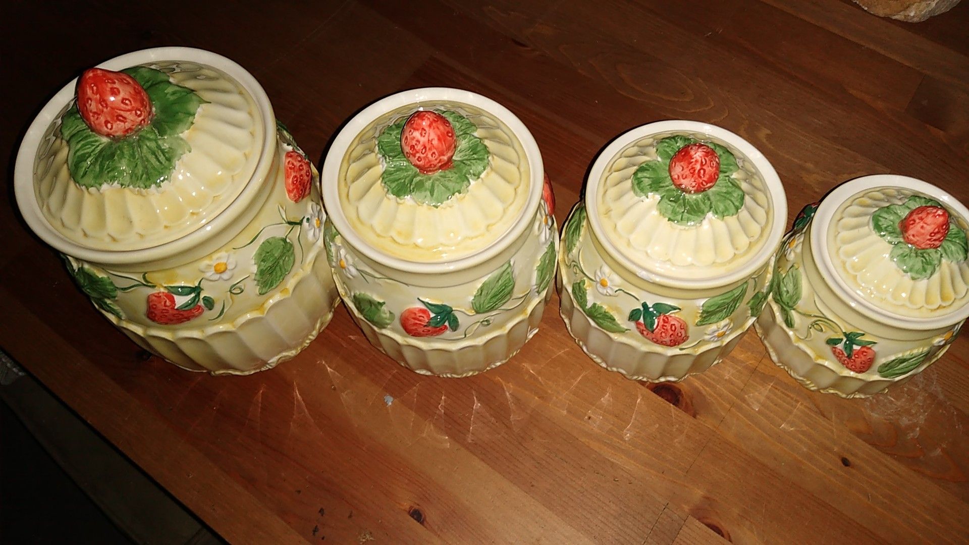 Jay willfred porcelain countertop container