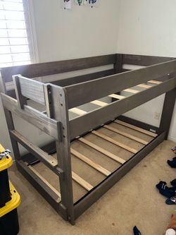 Twin over twin Bunkbed