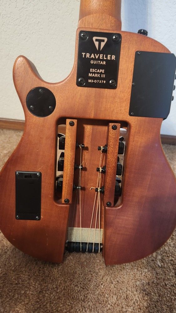 Acoustic Electric Guitar Headphones Amp Aux, Traveler MK