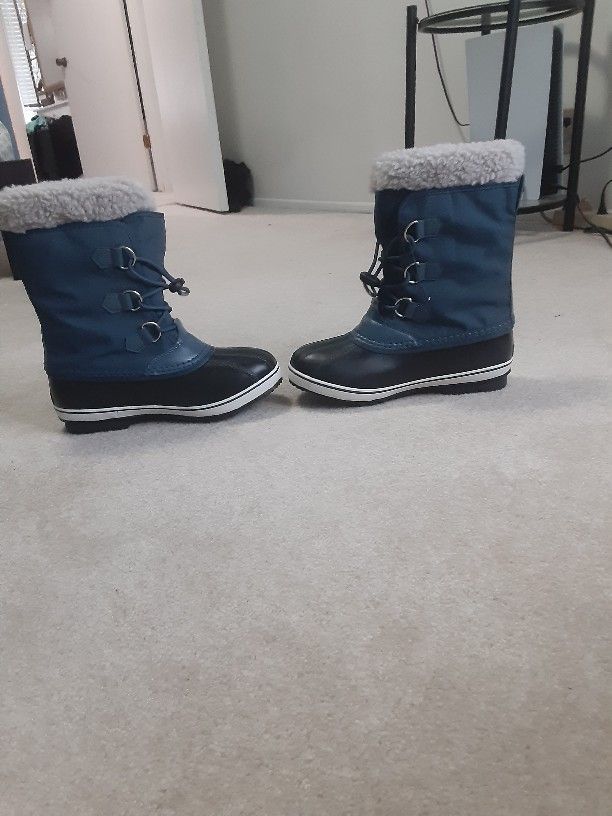 Snow Boots