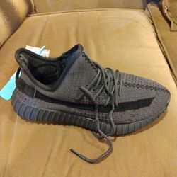  Men's Adidas Yeezy Boost 350 V2   New Size 9,5