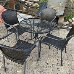 Outdoor Patio Table and 4 Chairs Set – Sturdy & Stylish