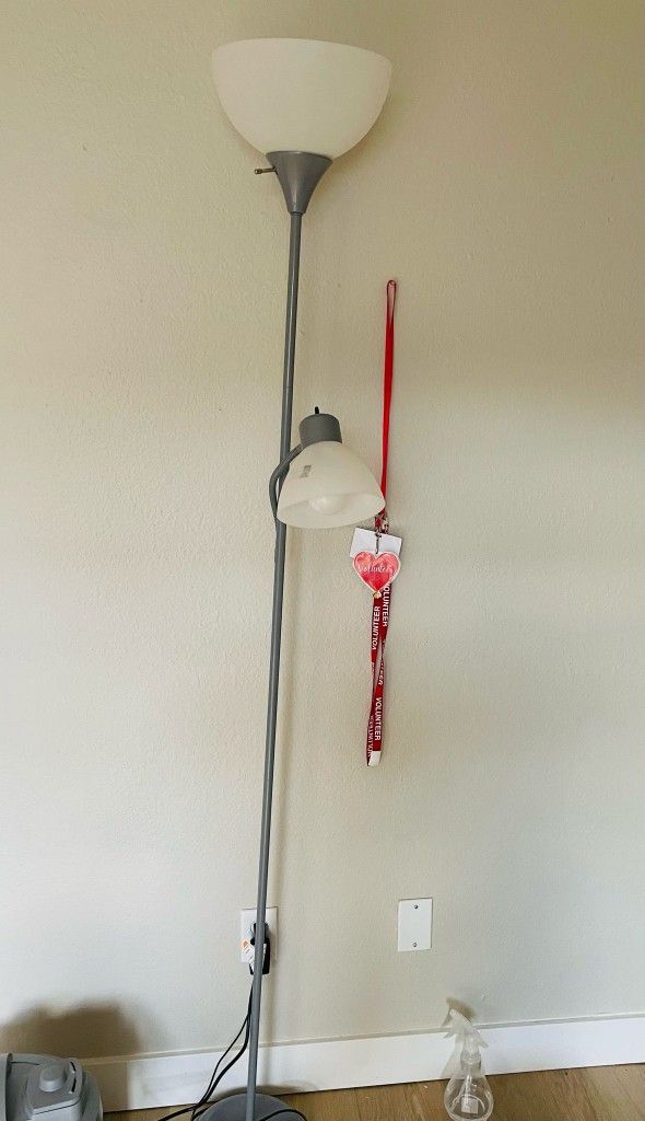 Light Stand With Bulbs