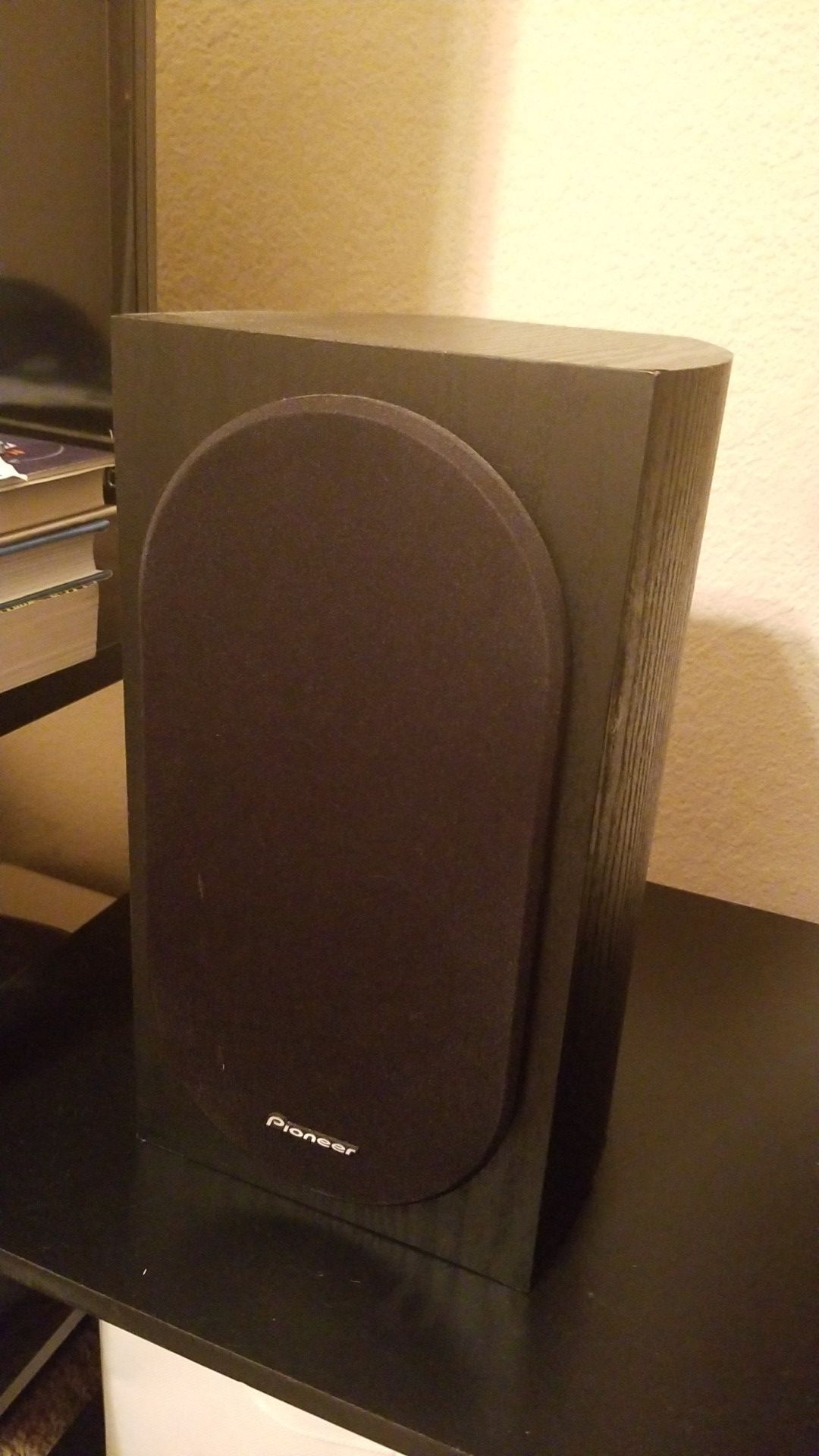 Pioneer bookshelf speakers SP-BS22-LR