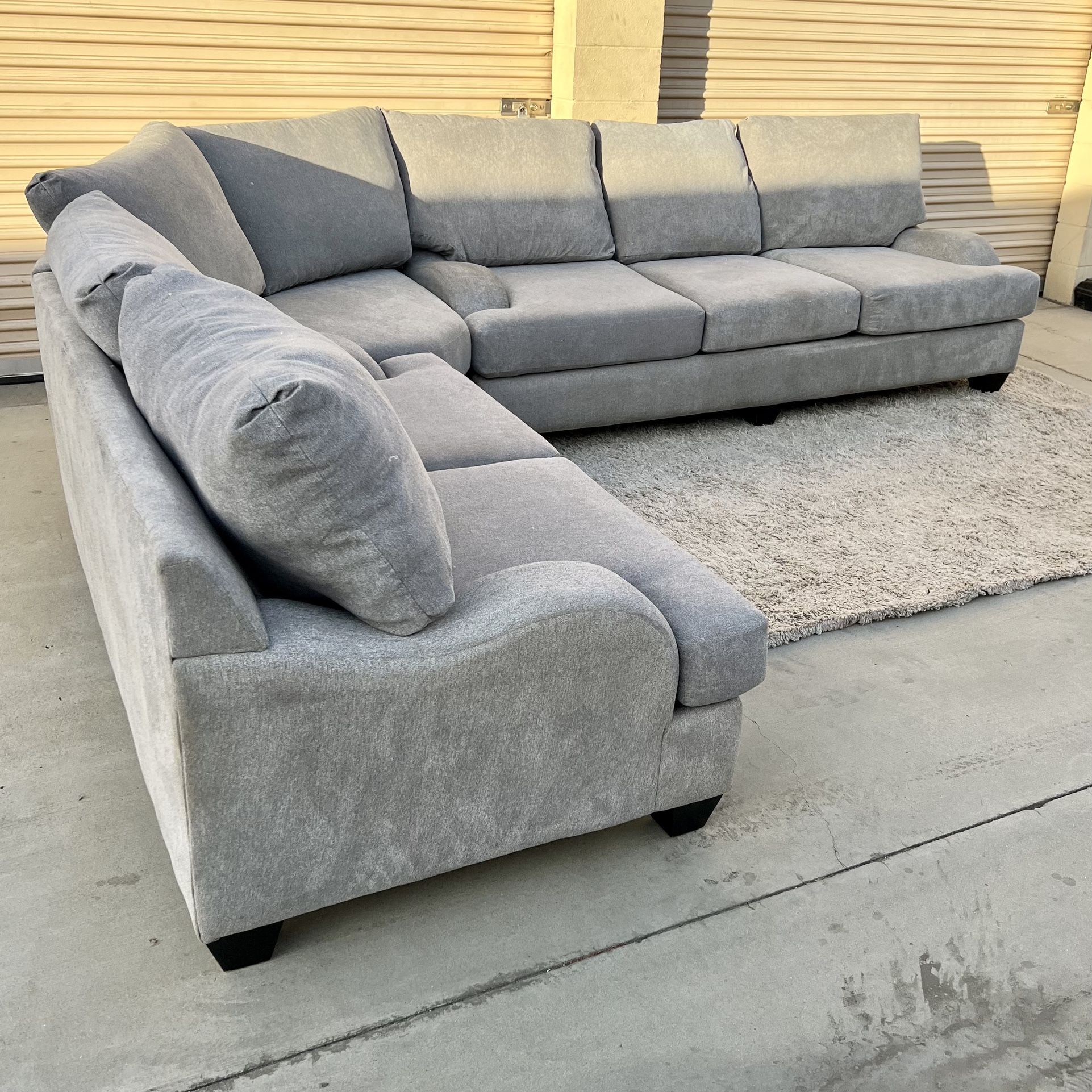 Large Gray Living Spaces 3-Piece Sectional Sofa Couch